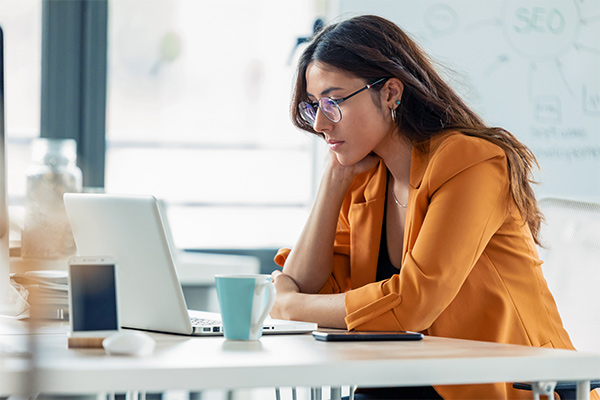 How to manage your time while studying online